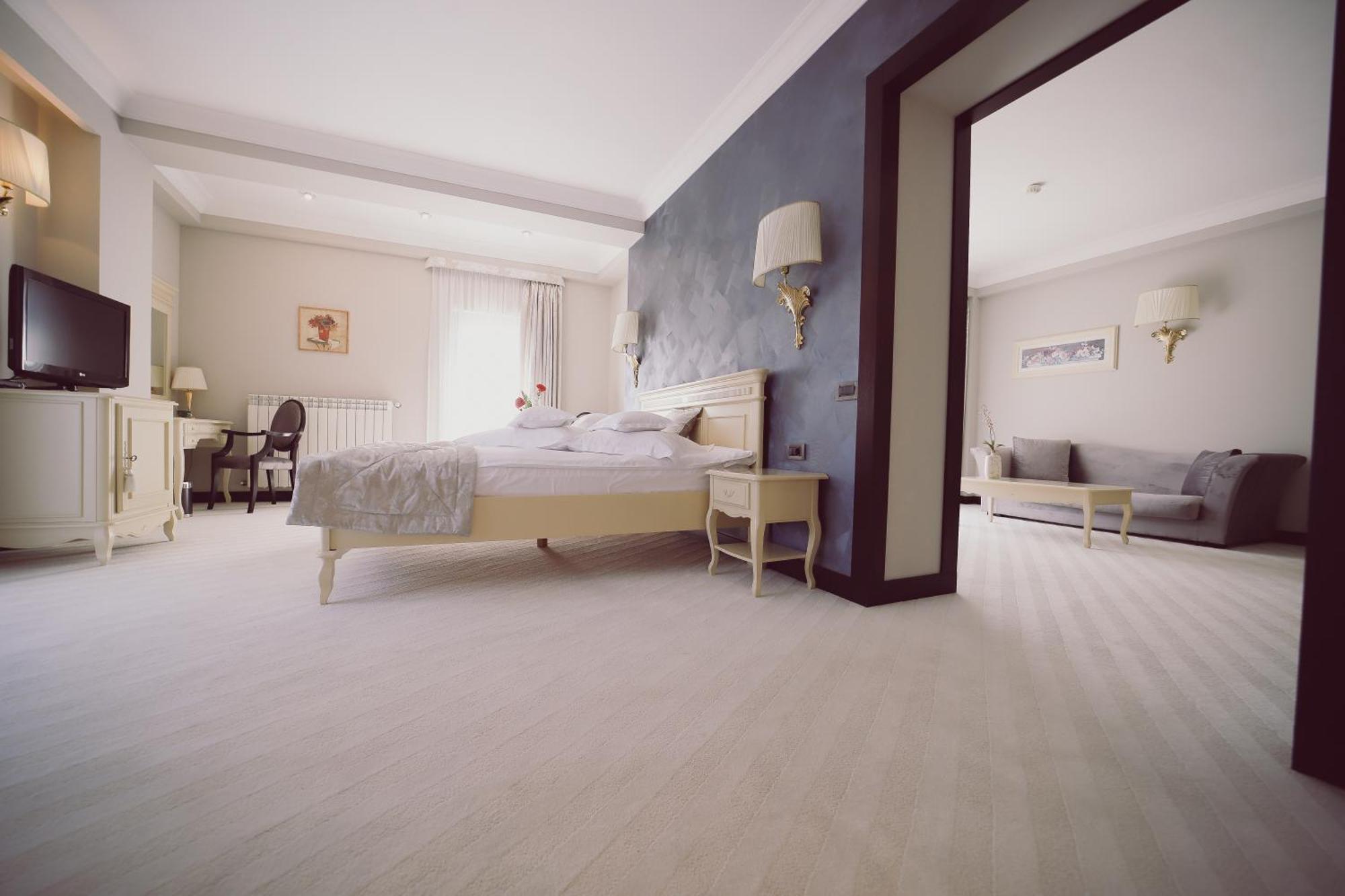 Hotel Helen Bacău Esterno foto